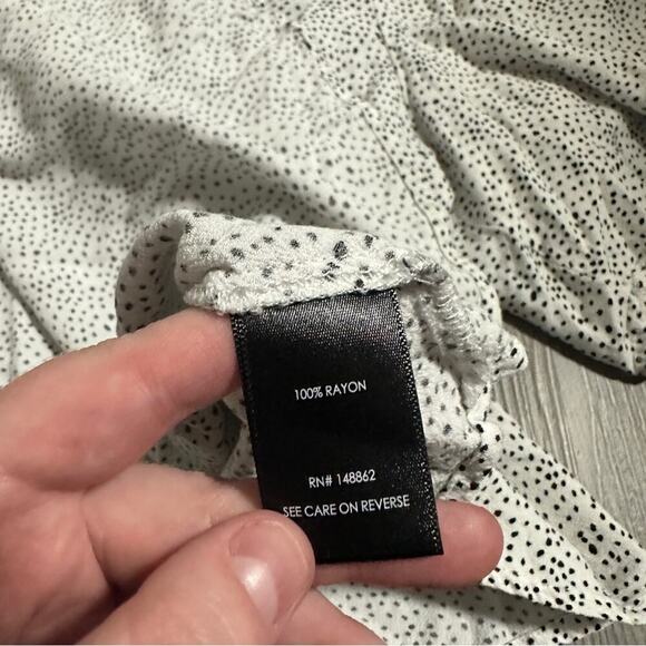 Torrid White & Black Print Crepe Ruched Half Sleeve Blouse Size 4X - Picture 9 of 11